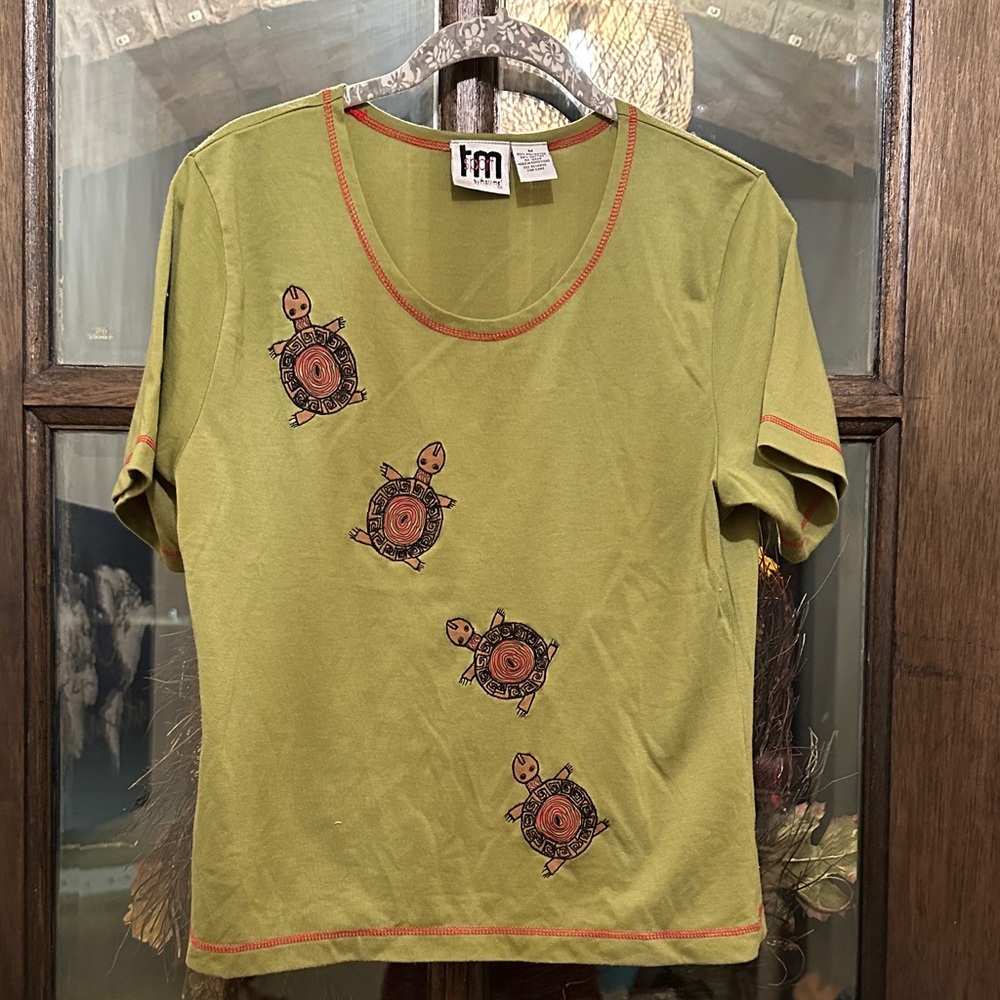 Charming Olive Turtle Print Women's Top